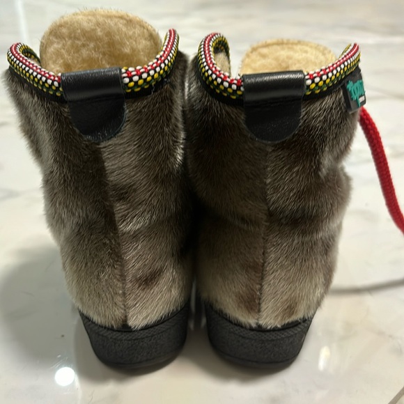 Topaz Of Norway Seal Skin Boots - Picture 6 of 10